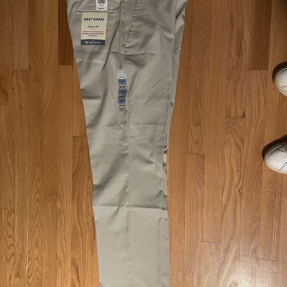 DOCKERS Men's Classic Fit Easy Khaki Pants